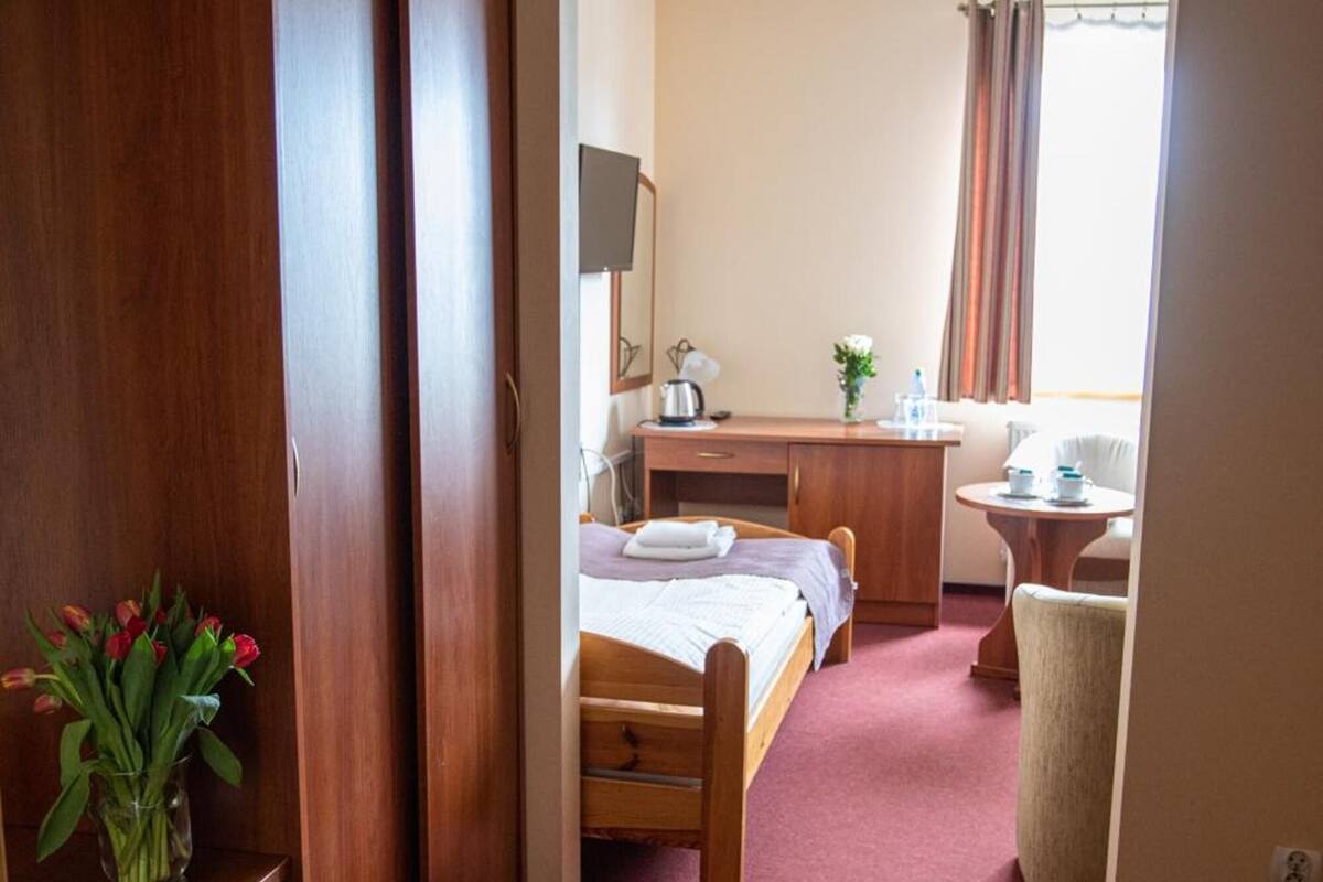 In-room safe, desk, iron/ironing board (on request)