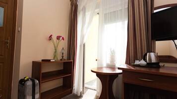 Standard Room | In-room safe, desk, iron/ironing board, free cribs/infant beds