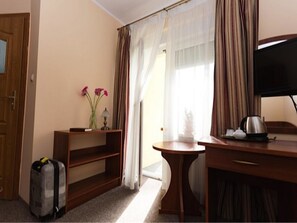 Standard Room | In-room safe, desk, iron/ironing board, free cots/infant beds