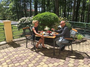 Breakfast, lunch, dinner served; local cuisine  - Villa Savoy Spa Park Hotel (Marianske Lazne)