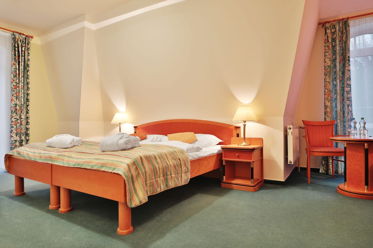 Classic Double Room | 1 bedroom, minibar, in-room safe, desk