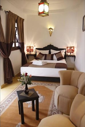 In-room safe, blackout curtains, free cots/infant beds, rollaway beds - Riad Shaloma (Marrakech)