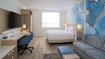 Premium bedding, in-room safe, individually decorated