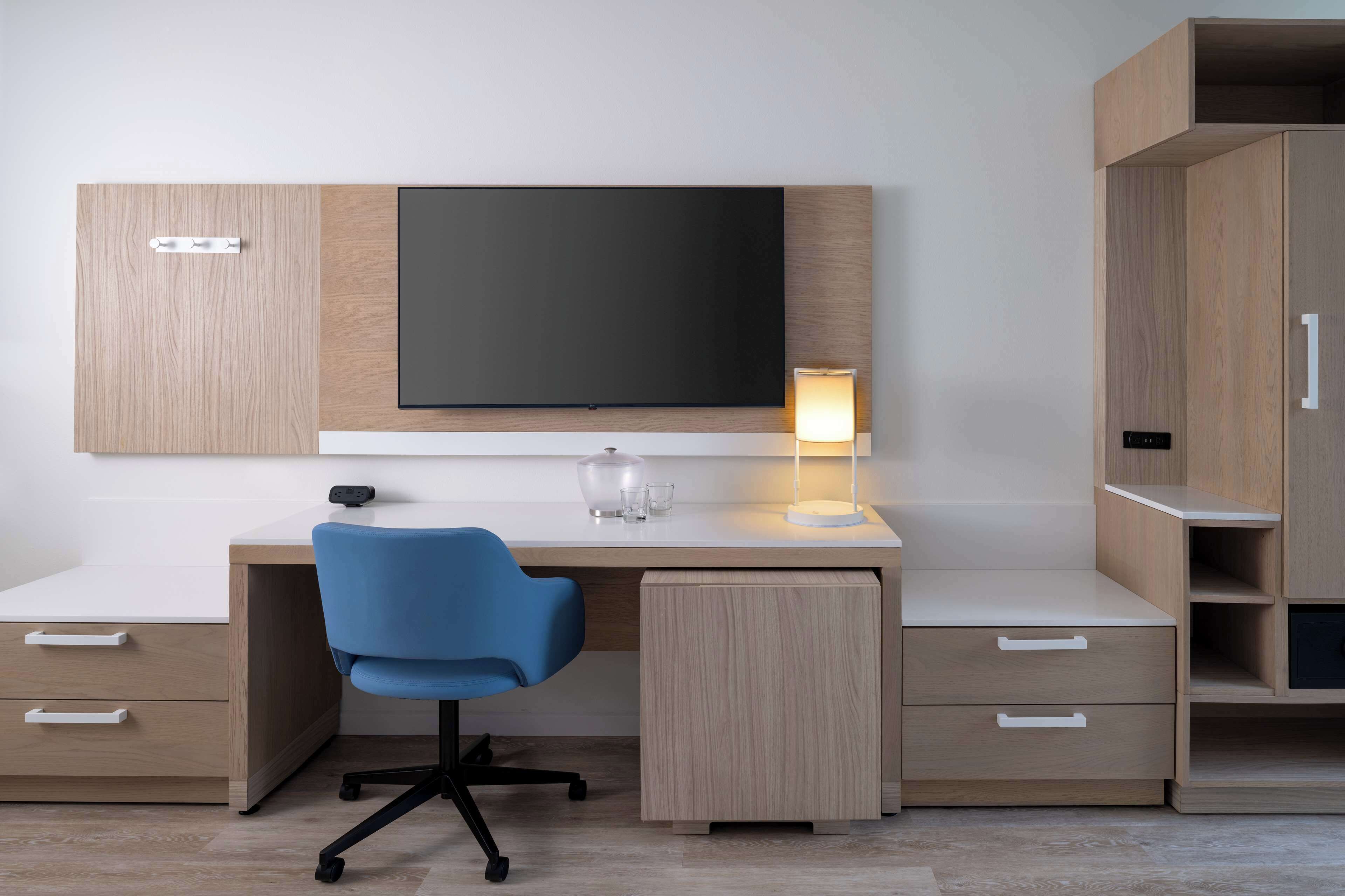 premium bedding, in-room safe, individually decorated