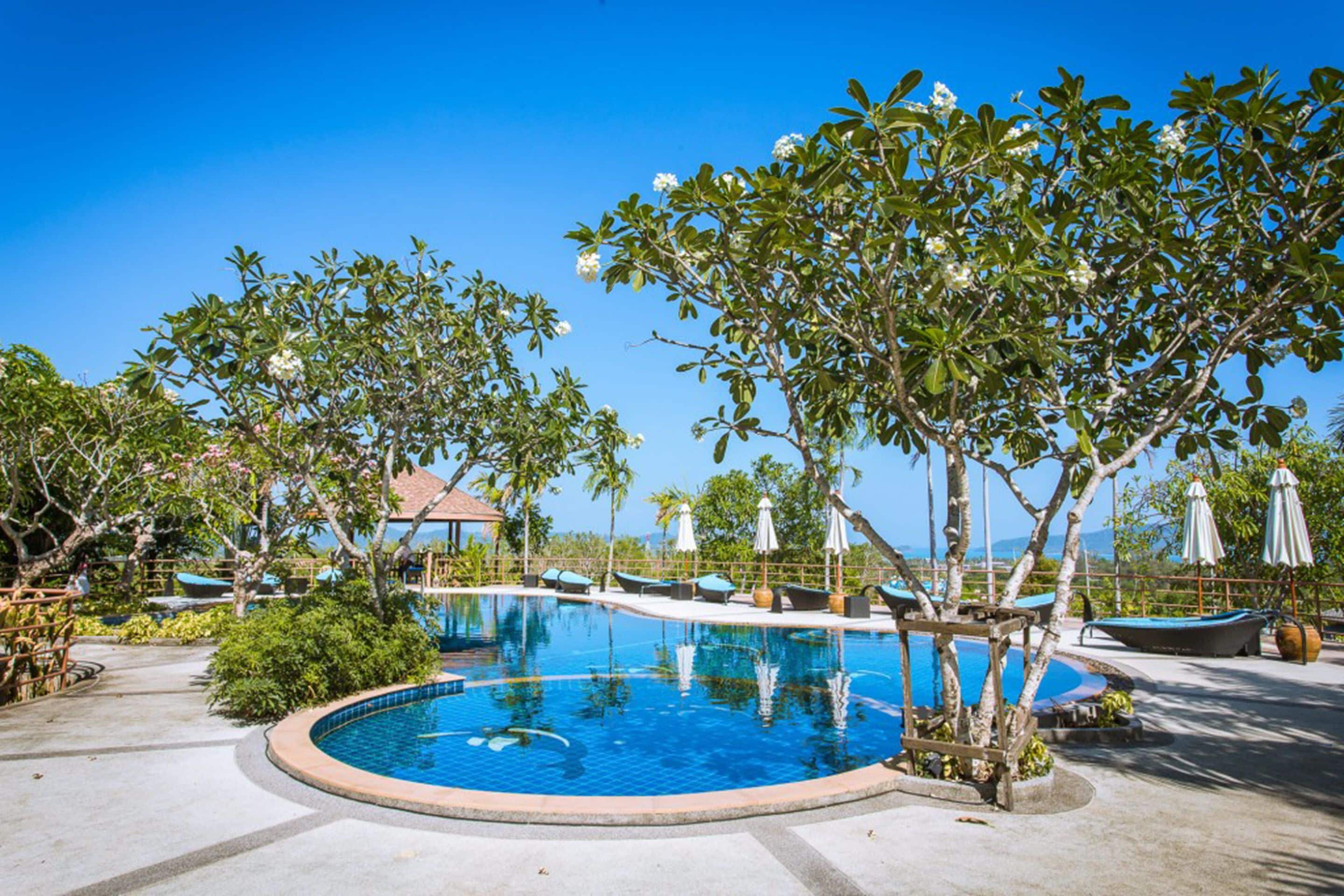 2 piscinas al aire libre