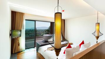 Grand Suite | Minibar, in-room safe, desk, free WiFi