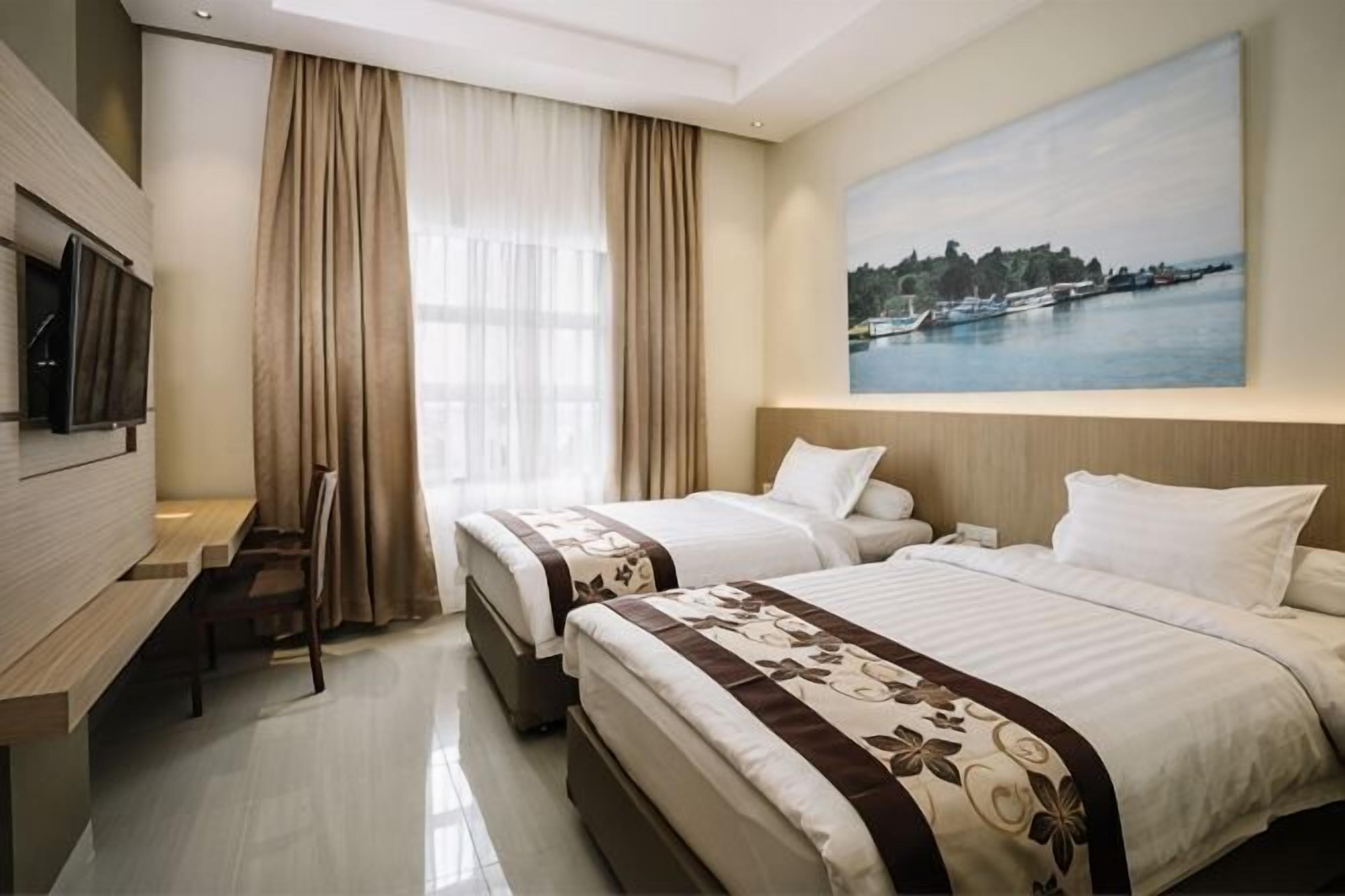 Pillowtop beds, minibar, in-room safe, desk