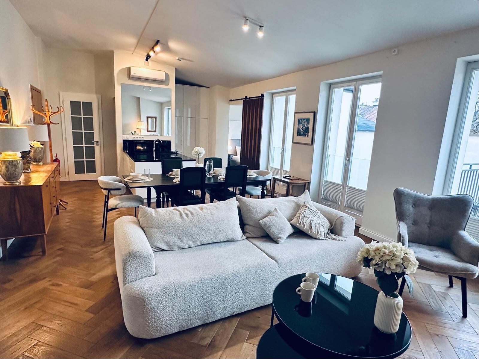 Apartamento, 2 quartos (ul. Tomasza 6A) | Cozinha privada | Geladeira, micro-ondas, cooktop, cafeteira/chaleira