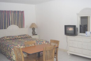 Roba de llit d'alta qualitat, escriptori i habitacions insonoritzades 