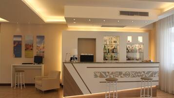 2 bar/lounge, bar a bordo piscina