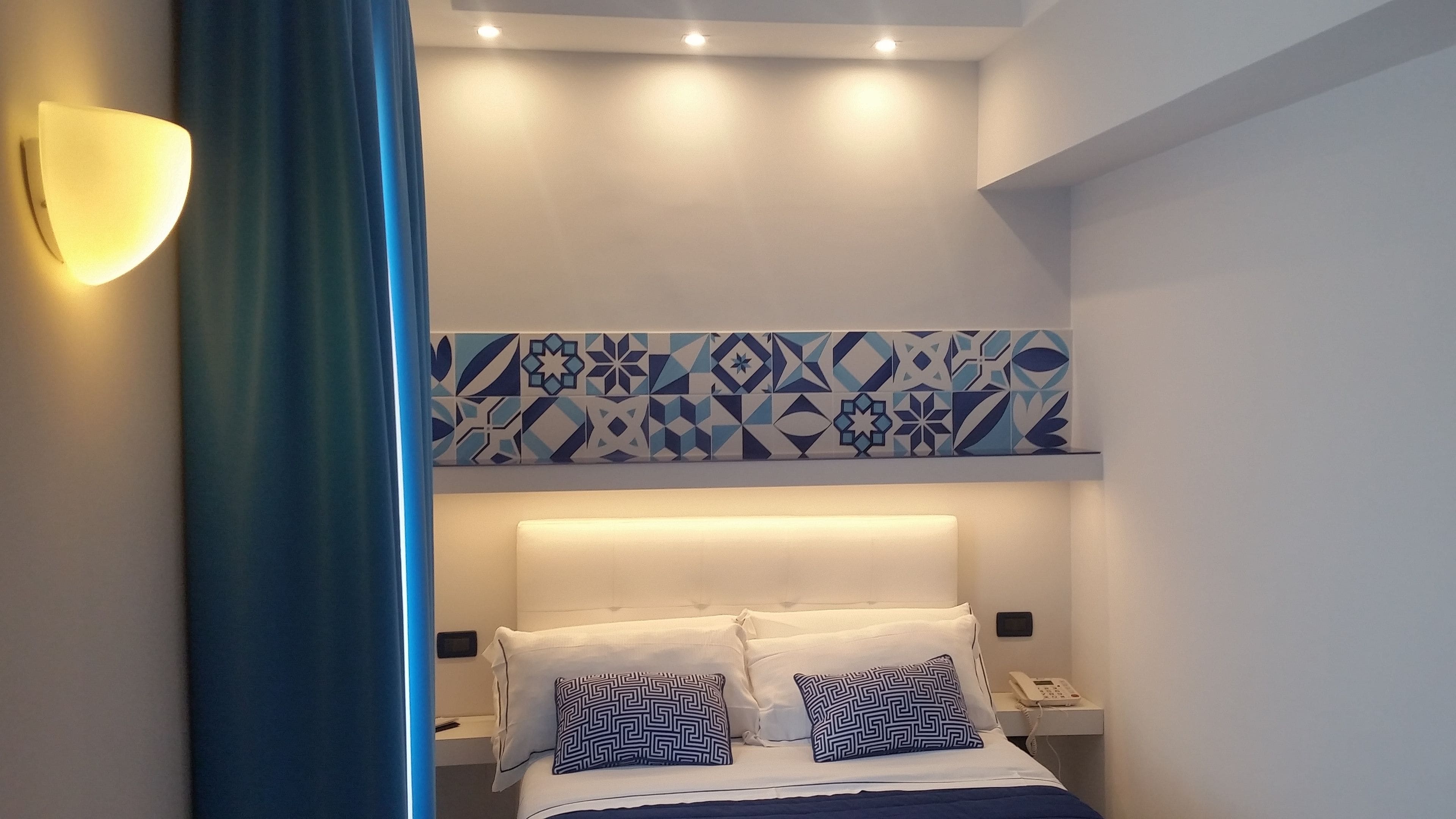 double room | 1 bedroom, premium bedding, minibar, in-room safe