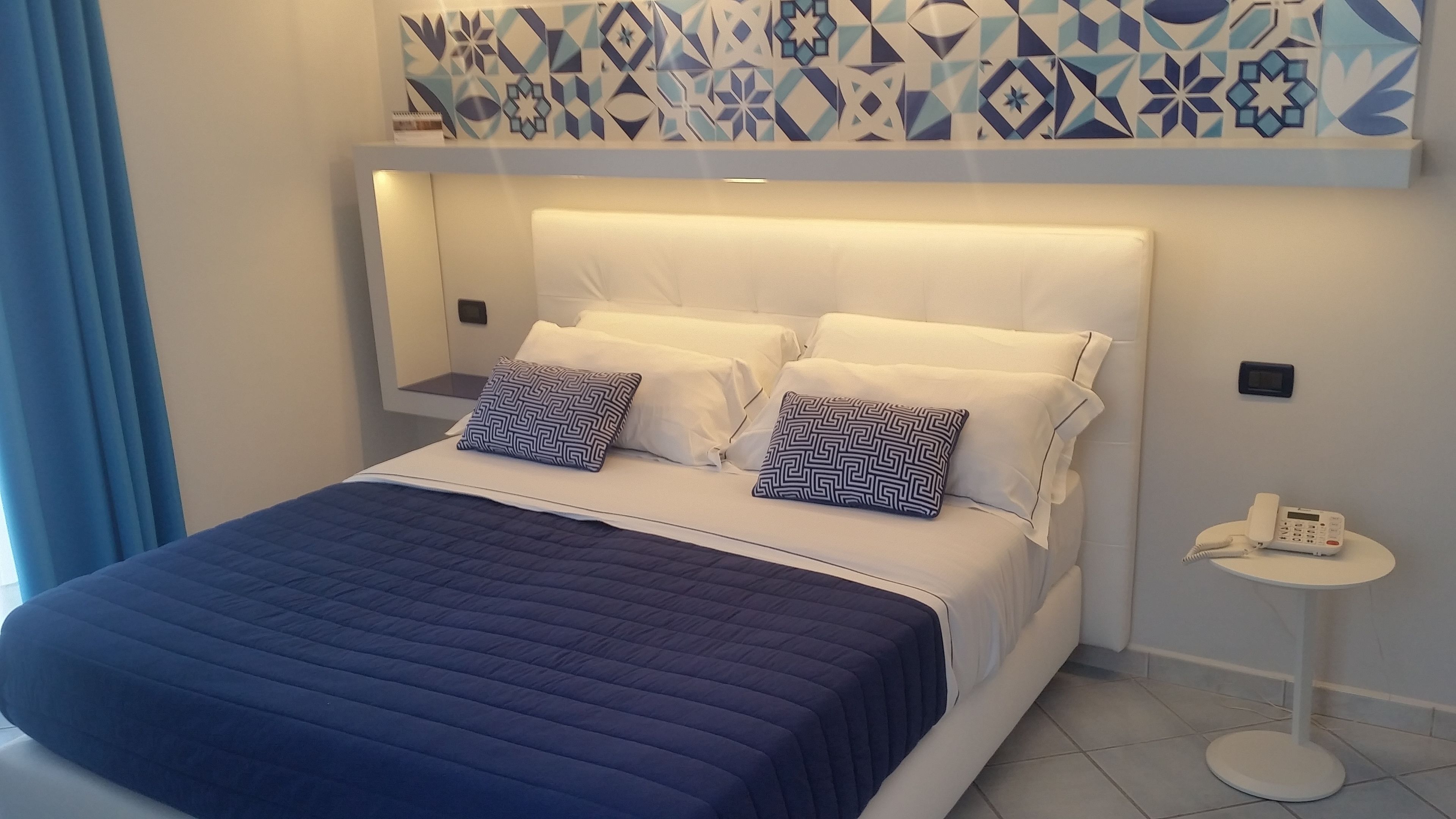 double room | 1 bedroom, premium bedding, minibar, in-room safe