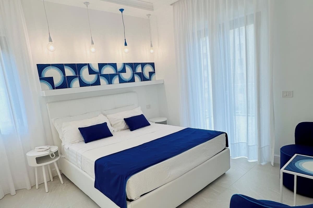 Ropa de cama de alta calidad y minibar