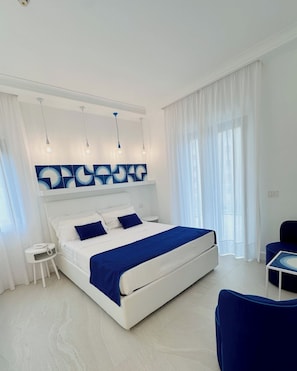 Premium bedding, minibar, in-room safe, individually decorated - Hotel Leone (Sorrento)