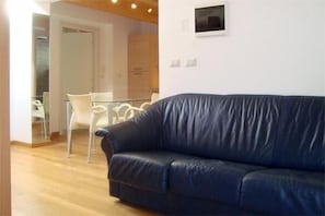 32-Zoll-LCD-Fernseher mit Digitalempfang, Fernseher