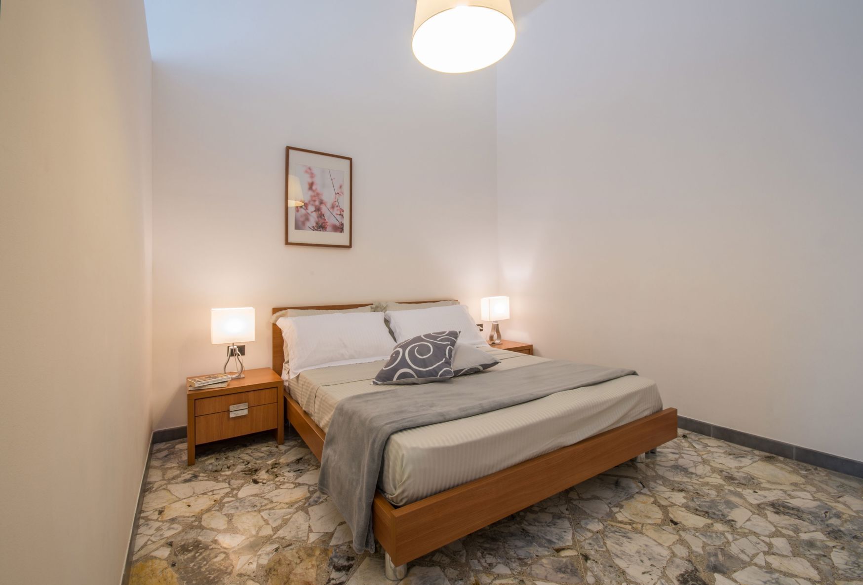 Cortinas blackout, tabla de planchar con plancha y wifi gratis 