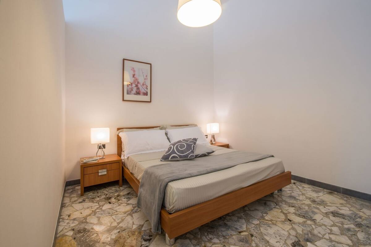 遮光窗帘、熨斗/熨板、免费 WiFi、床单