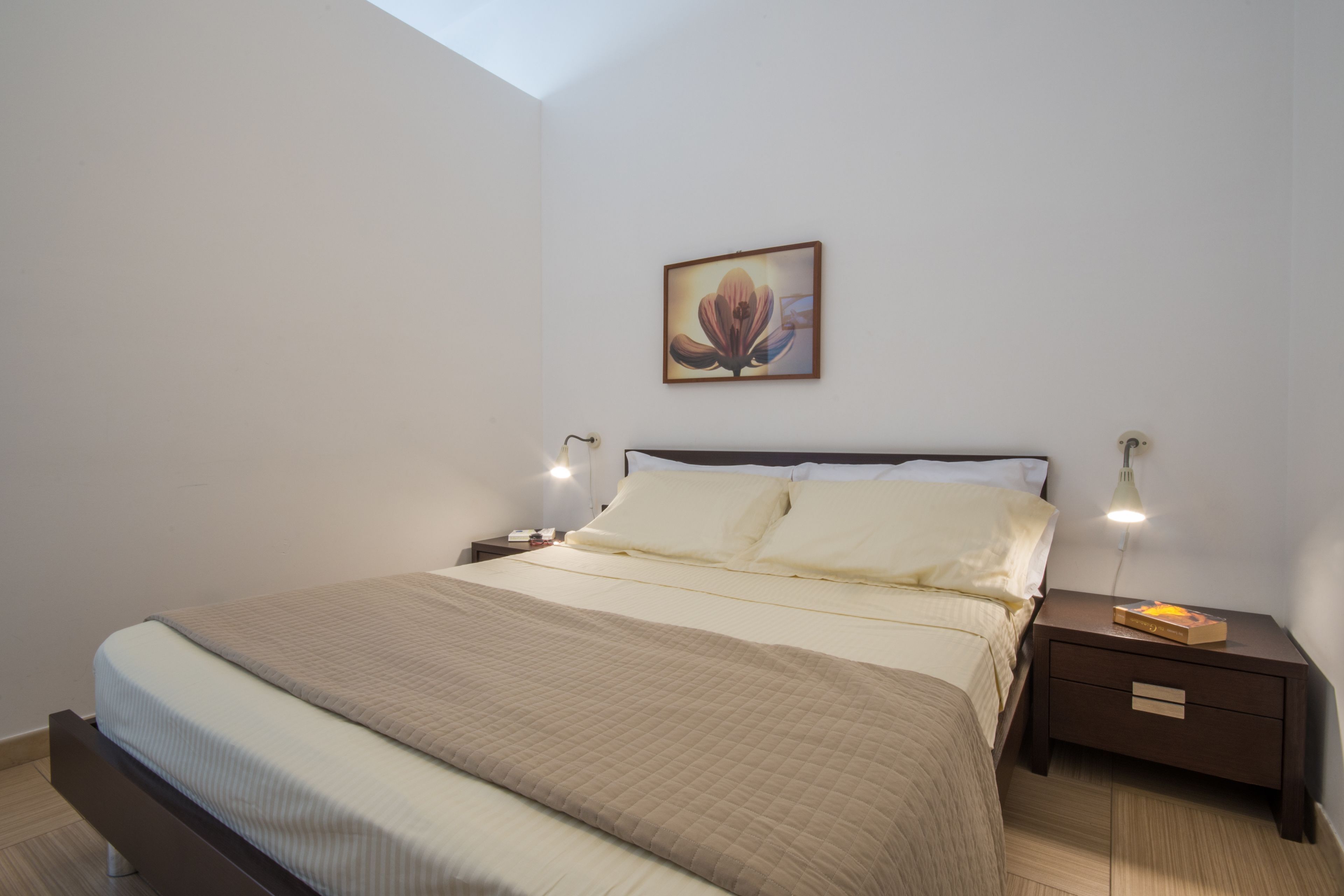 Cortinas blackout, tabla de planchar con plancha y wifi gratis 