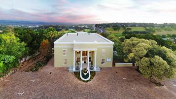 Fachada da propriedade