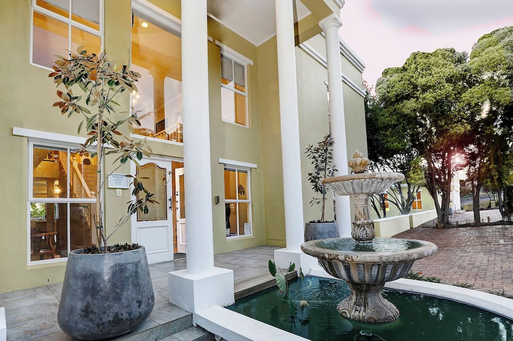 Bell Rosen Guesthouse