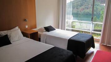 Caja de seguridad en la habitación, cortinas blackout y wifi gratis