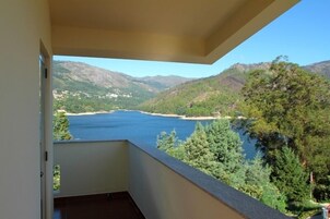 Standard Triple Room | In-room safe, blackout drapes, free WiFi, bed sheets