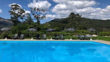 Alberca al aire libre por temporada