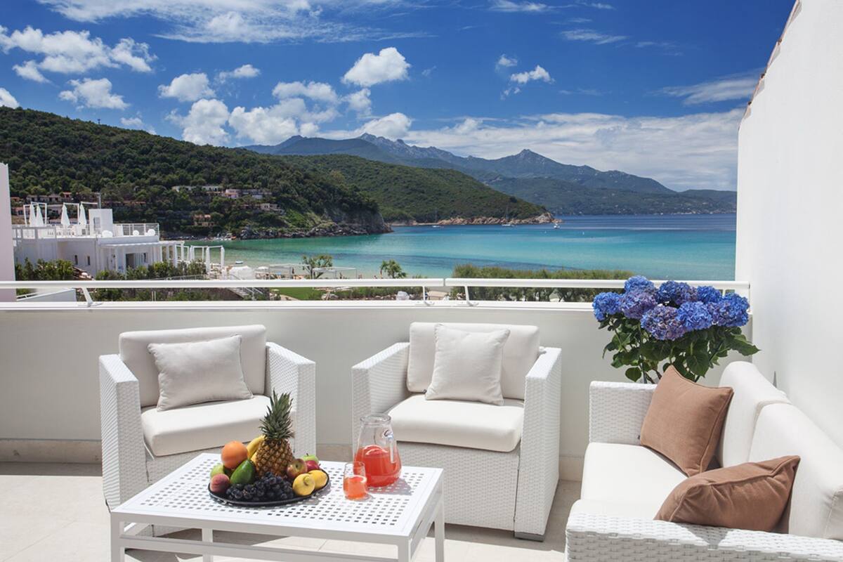 Suite – deluxe, sjøutsikt | Terrasse/patio