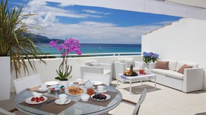 Deluxe Suite, Sea View | Terrace/patio