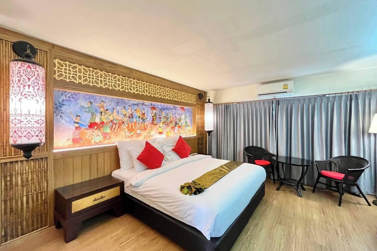 Premium bedding, in-room safe, desk, blackout curtains