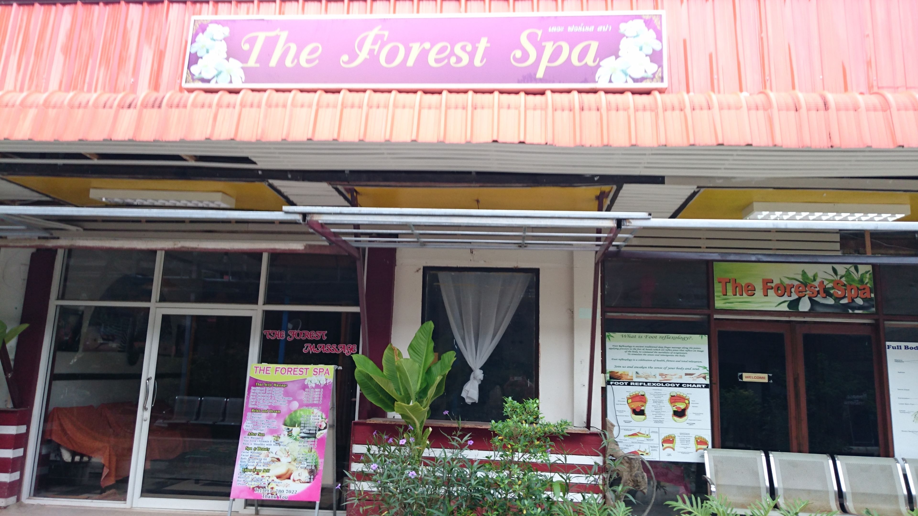 Couples treatment room(s), body treatments, aromatherapy