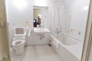 Đồ dùng nhà tắm miễn phí, máy sấy tóc, áo choàng tắm 