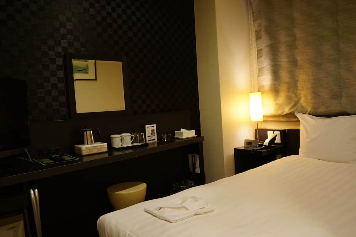 Desk, free WiFi, bed sheets