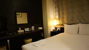 Desk, free WiFi, bed sheets - Hamilton Hotel Black (Nagoya)