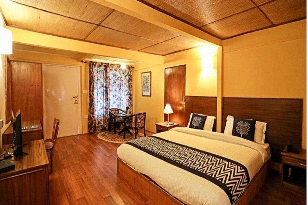 superior room | premium bedding, down duvets, desk, iron/ironing board