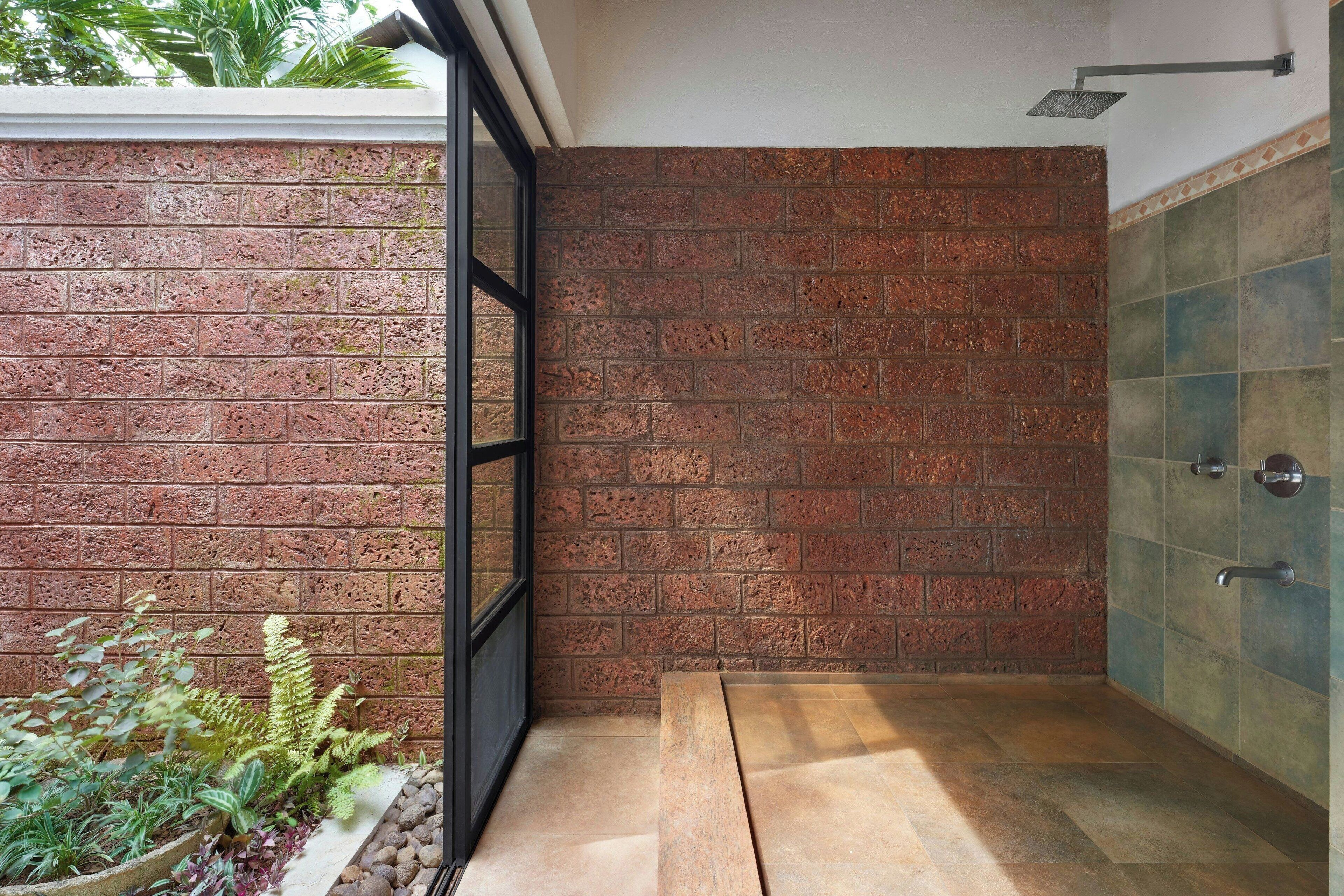 Cottage, 1 King Bed, Mountain View | Bathroom | Shower, rainfall showerhead, free toiletries, towels