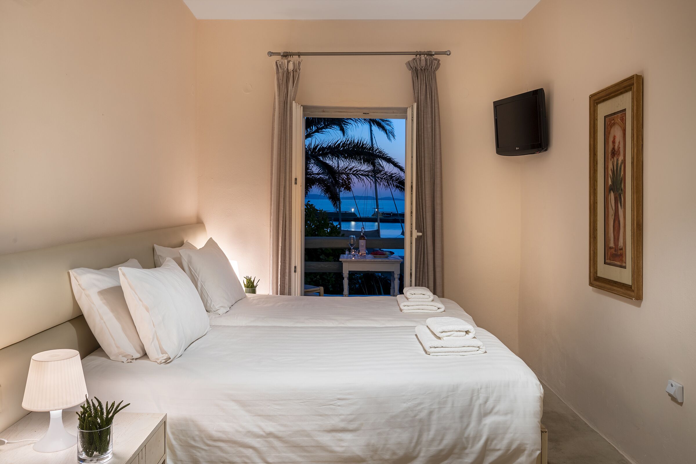 superior room, sea view | 1 bedroom, minibar, in-room safe, blackout curtains