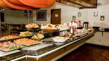 Tägliches inbegriffenes Frühstücksbuffet