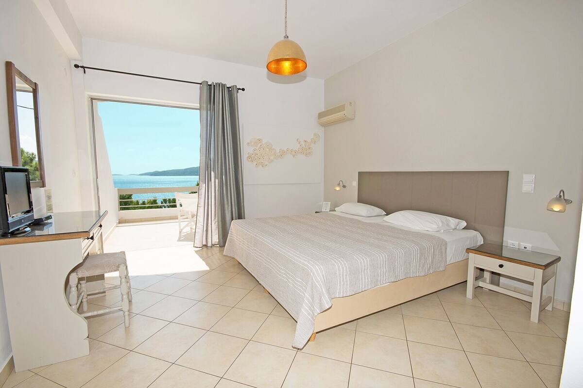 In-room safe, individually decorated, individually furnished
