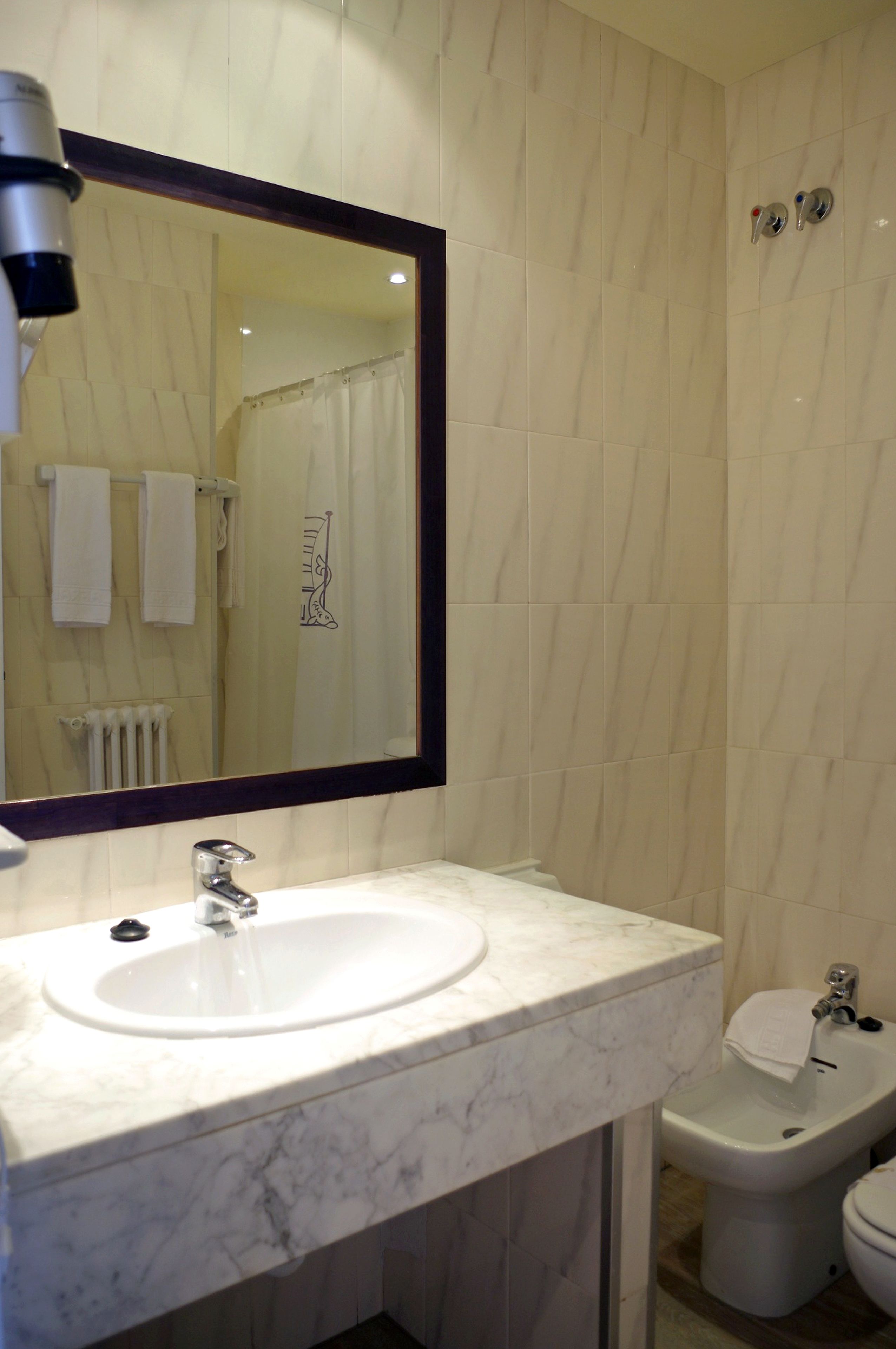 double room | bathroom | free toiletries, hair dryer, towels
