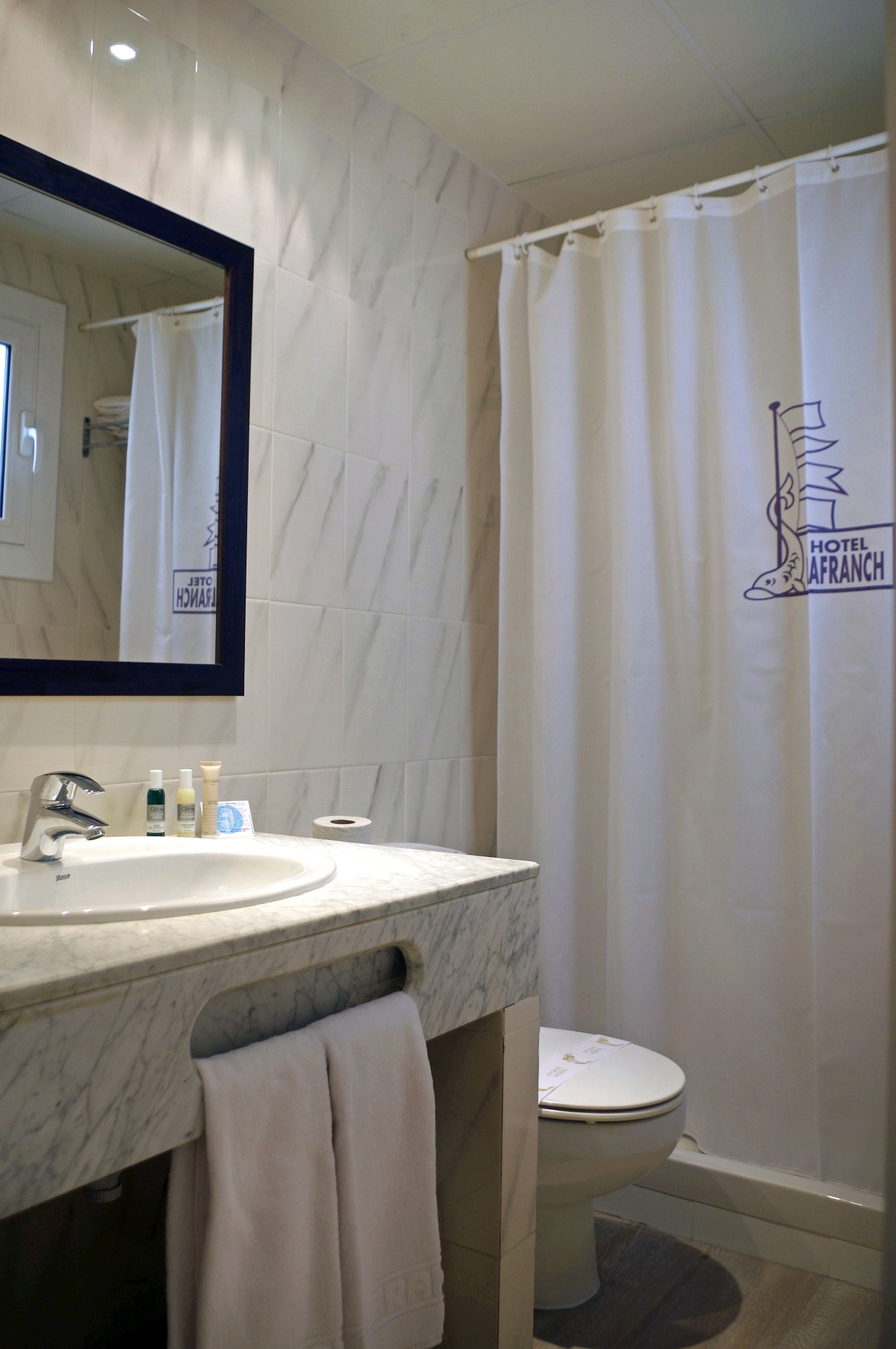 double room (interior) | bathroom | free toiletries, hair dryer, towels