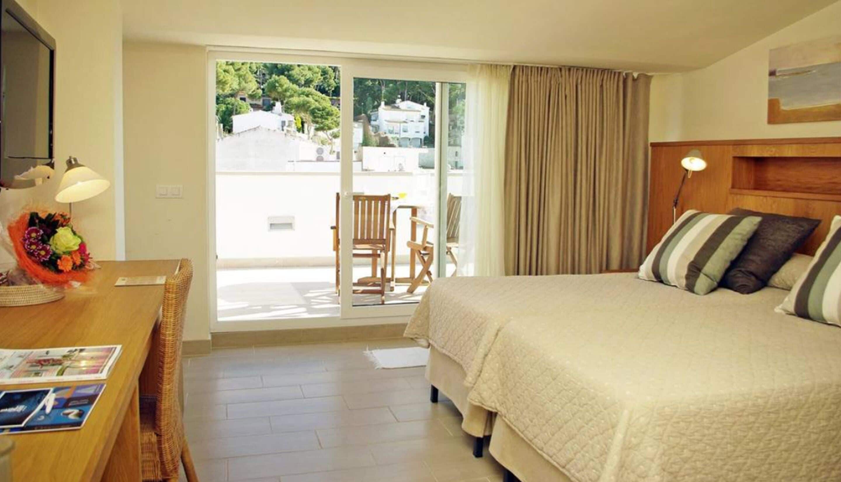 Superior Double Room | Minibar, in-room safe, blackout curtains, free WiFi