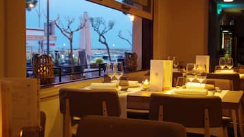 Se sirven almuerzos y cenas, cocina mediterránea