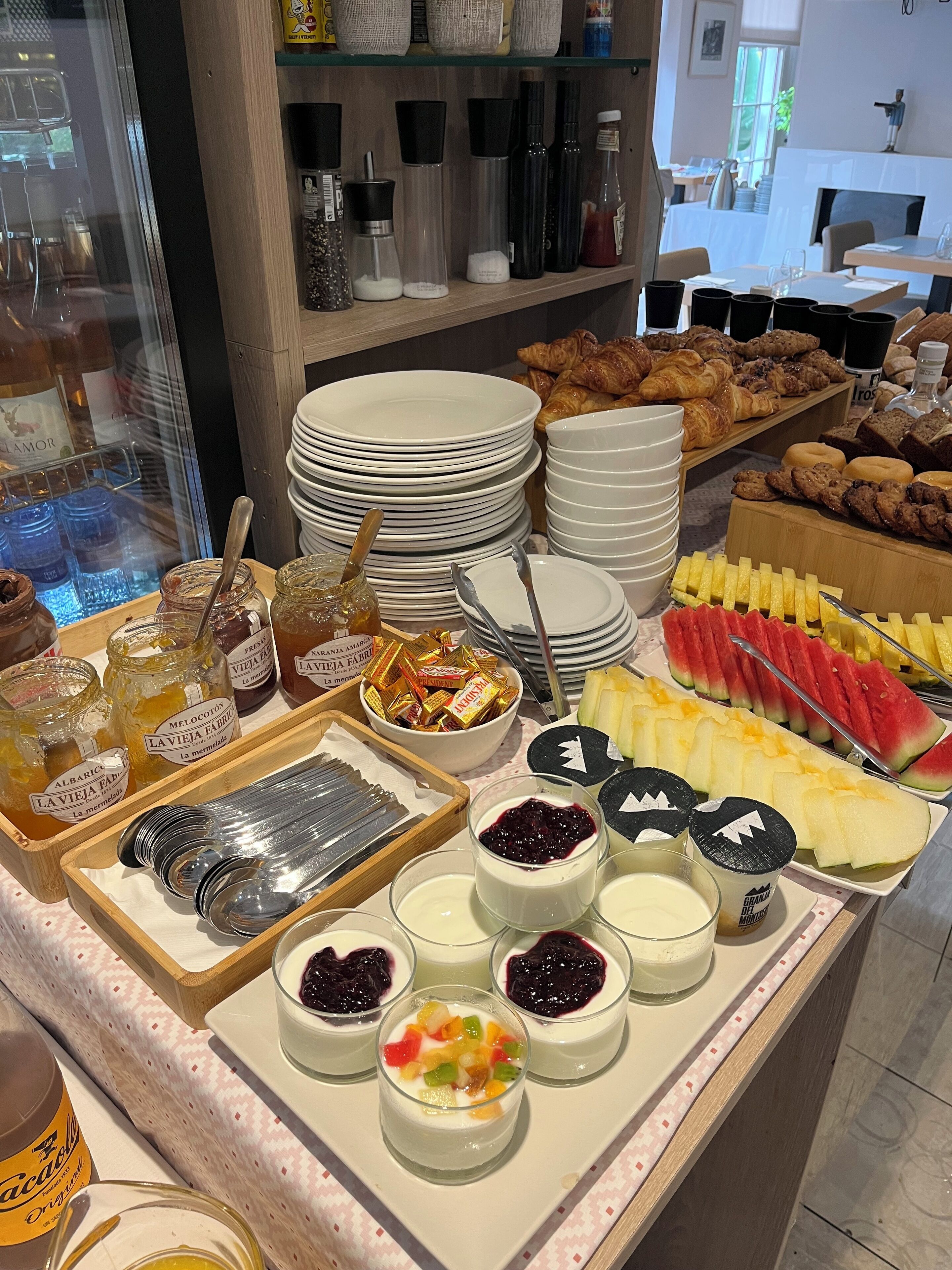 Café da manhã com buffet todos os dias (EUR 16 por pessoa) 