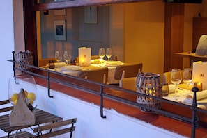 Lunch and dinner served, Mediterranean cuisine