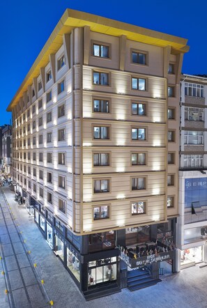 Fasade – kveld/natt