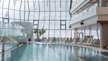 3 indoor pools, 5 outdoor pools, pool loungers
