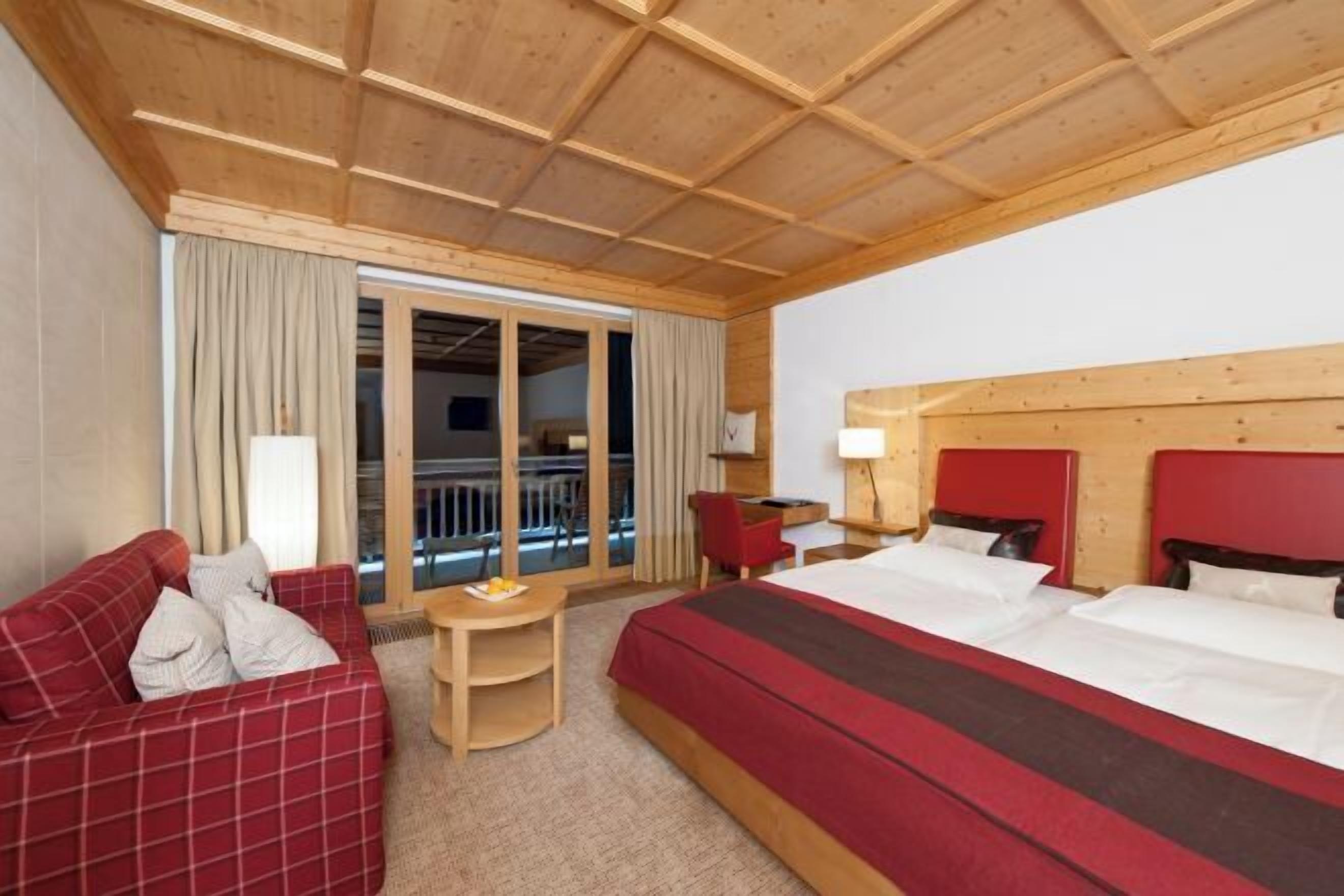 Hochwertige Bettwaren, Pillowtop-Betten, kostenlose Minibar, Zimmersafe