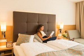 Dobbeltrom – comfort | Sengetøy av topp kvalitet, senger med overmadrass og minibar