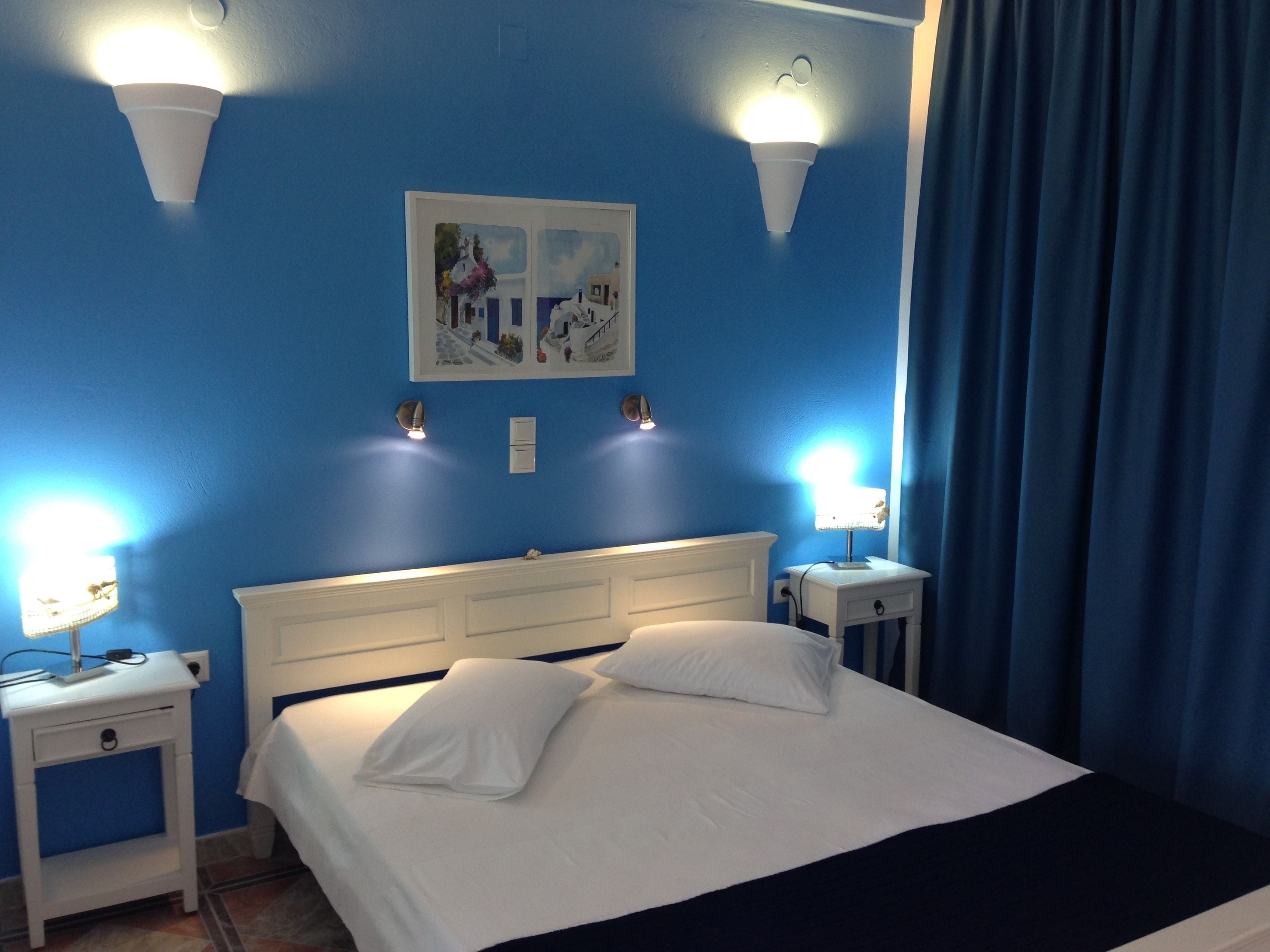 standard double or twin room | 1 bedroom, in-room safe, desk, free wifi